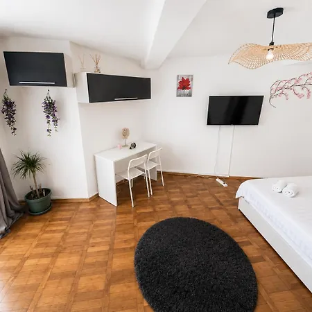 Apartment Dona House *